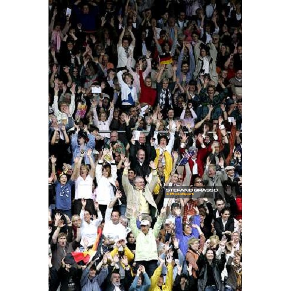 Fei Rolex World Champion - public at Aachen stadium makes the hola Aachen, 3rd september 2006 ph. Stefano Grasso