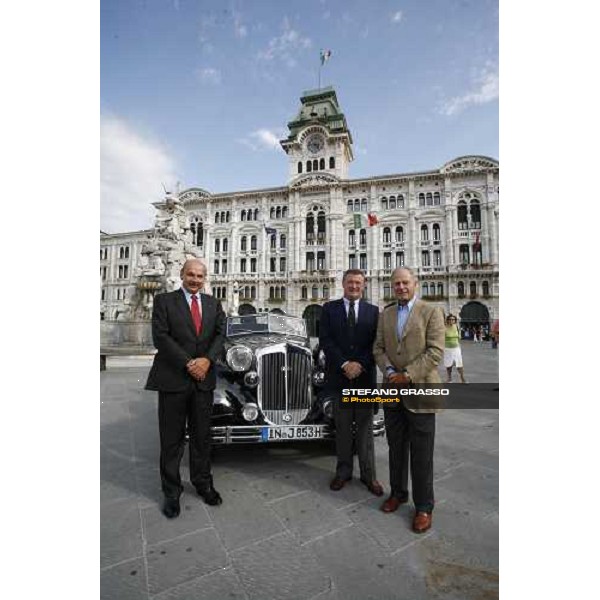 TRIESTE - 9¡ Meeting Cittˆ di Trieste for Classic Boats - Trofeo Arrigo Modugno and Sciarrelli Cup - AUDI - Mayor of Trieste, Roberto di Piazza with dott. Cerlenizza, General Manager of AutoGerma Italia Spa and avv. Giorgio Gefter Wondrich, Pres
