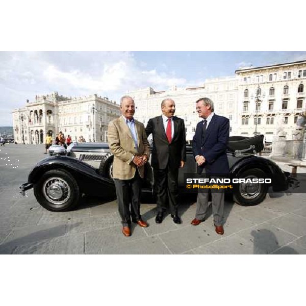TRIESTE - 9¡ Meeting Cittˆ di Trieste for Classic Boats - Trofeo Arrigo Modugno and Sciarrelli Cup - AUDI - Mayor of Trieste, Roberto di Piazza with dott. Cerlenizza, General Manager of AutoGerma Italia Spa and avv. Giorgio Gefter Wondrich, Pres