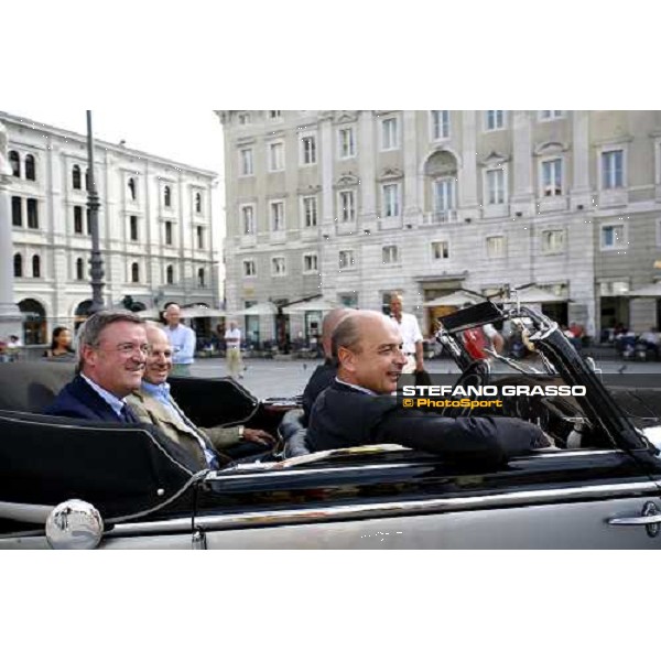 TRIESTE - 9¡ Meeting Cittˆ di Trieste for Classic Boats - Trofeo Arrigo Modugno and Sciarrelli Cup - AUDI - Mayor of Trieste, Roberto di Piazza with dott. Cerlenizza, General Manager of AutoGerma Italia Spa and avv. Giorgio Gefter Wondrich, Pres