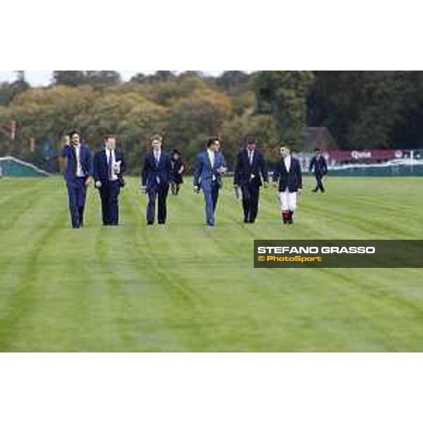 Qatar Prix de L\'Arc de Triomphe - Andrea Atzeni and his connection walking the course Chantilly,2nd october 2016 ph.Stefano Grasso