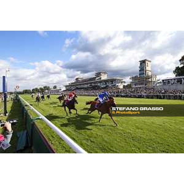 Qatar Prix de L\'Arc de Triomphe - Total Prix Marcel Boussac - William Buick on Wuheida wins the race Chantilly,2nd october 2016 ph.Stefano Grasso