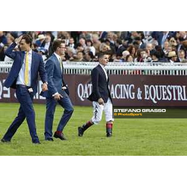 Qatar Prix de L\'Arc de Triomphe - Andrea Atzeni and his connection walking the course Chantilly,2nd october 2016 ph.Stefano Grasso