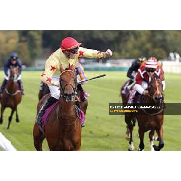 Qatar Prix de L\'Arc de Triomphe - PCBoudot on National Defense wins the Qatar Prix Jean Luc Lagardere Chantilly,2nd october 2016 ph.Stefano Grasso
