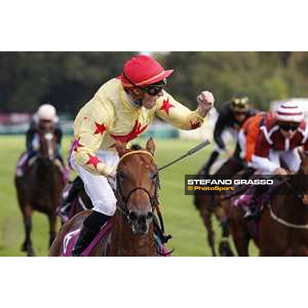 Qatar Prix de L\'Arc de Triomphe - PCBoudot on National Defense wins the Qatar Prix Jean Luc Lagardere Chantilly,2nd october 2016 ph.Stefano Grasso