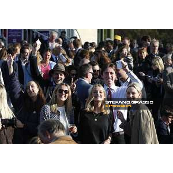 Qatar Prix de L\'Arc de Triomphe - Racegoers Chantilly,2nd october 2016 ph.Stefano Grasso