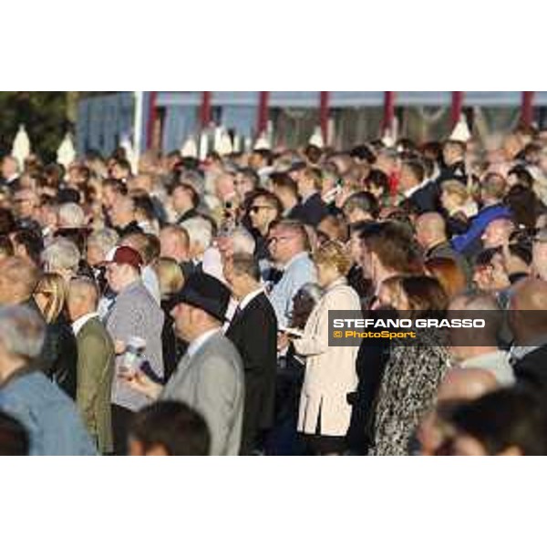 Qatar Prix de L\'Arc de Triomphe - Racegoers Chantilly,2nd october 2016 ph.Stefano Grasso