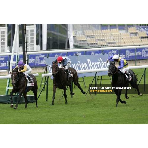 Olivier Peslier wins on Soldier Hollow the Prix du Casino Barriere de Toulouse beating Christophe Soumillon on Manduro Paris Longchamp, 30th sept. 2006 ph. Stefano Grasso