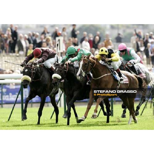 at few meters to the line Frankie Dettori on Sergeant Cecil leads on Shamdala and Le Miracle and wins Prix du Cadran Casino Les Princes Barriere de Cannes Paris Longchamp, 1st october 2006 ph. Stefano Grasso