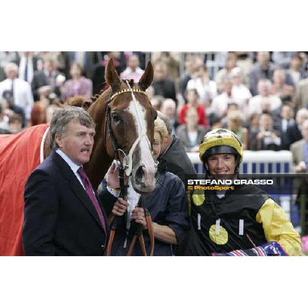 giving prize for Frankie Dettori, Sergeant Cecil and Terry Cooper winners of Prix du Cadran Casino Les Princes Barriere de Cannes Paris Longchamp, 1st october 2006 ph. Stefano Grasso