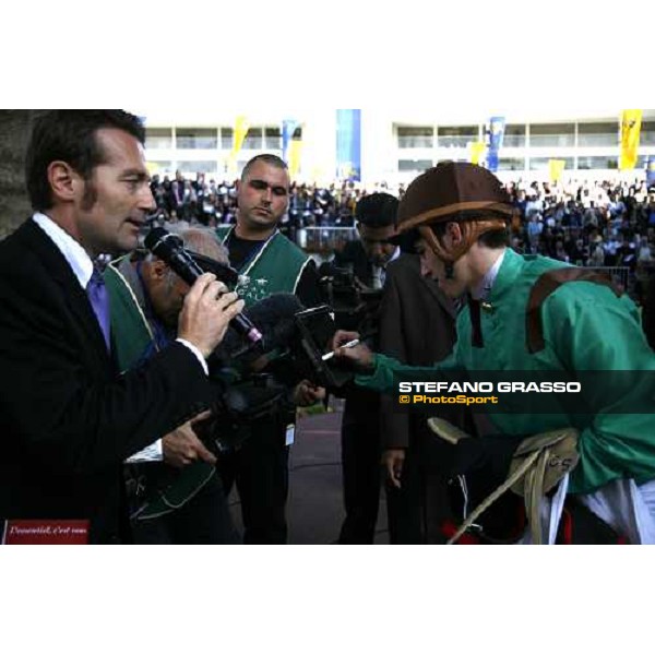 Christophe Soumillon sign autographs after Prix de L\' Opera Casino Barriere d\'Enghien-Les-Bains beating Satwa Queen Paris Longchamp, 1st october 2006 ph. Stefano Grasso