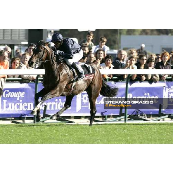 Kieren Fallon on Holy Roman Emperor wins Prix Jean Luc Lagardere Paris Longchamp, 1st october 2006 ph. Stefano Grasso