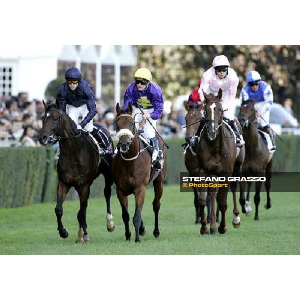 Kieren Fallon on Holy Roman Emperor comes back after winning Prix Jean Luc Lagardere Paris Longchamp, 1st october 2006 ph. Stefano Grasso