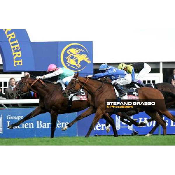 Stephane Pasquier on Rail Link wins the 85¡ Prix Arc de Triomphe Lucien Barriere beating Pride and Deep Impact Paris Longchamp, 1st october 2006 ph. Stefano Grasso