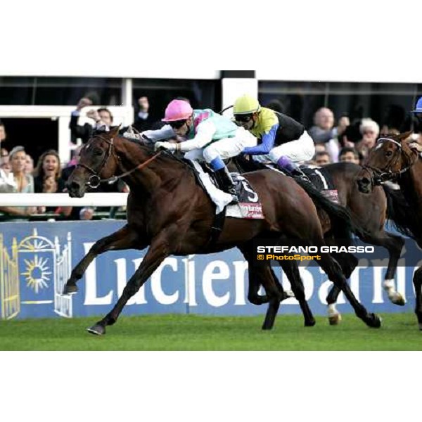 Stephane Pasquier on Rail Link wins 85¡ Prix Arc de Triomphe Lucien Barriere beating Pride and Deep Impact Paris Longchamp, 1st october 2006 ph. Stefano Grasso