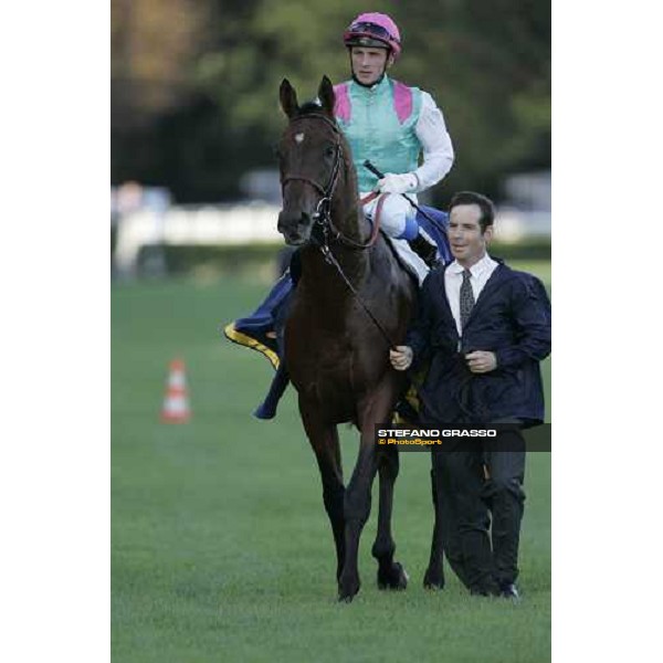 Stephane Pasquier on Rail Link winner of 85¡ Prix Arc de Triomphe Lucien Barriere Paris Longchamp, 1st october 2006 ph. Stefano Grasso