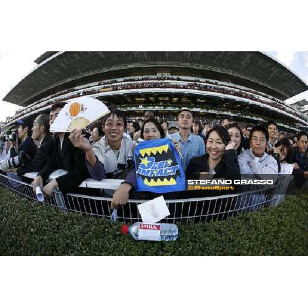 Japanese supporters of Deep Impact before the 85¡ PRix de l\' Arc de Triomphe Paris Longchamp, 1st october 2006 ph. Stefano Grasso