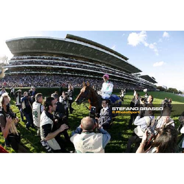 coming back for Rail Link and Stephane Pasquier winners of the 85¡ PRix de l\' Arc de Triomphe Paris Longchamp, 1st october 2006 ph. Stefano Grasso