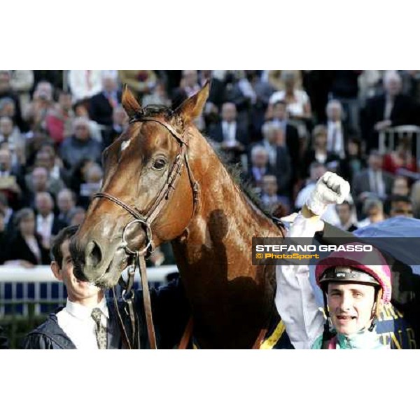 in the winner circle of 85¡ Prix Arc de Triomphe Lucien Barriere, Stephane Pasquier with Rail Link Paris Longchamp, 1st october 2006 ph. Stefano Grasso