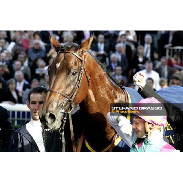 in the winner circle of 85¡ Prix Arc de Triomphe Lucien Barriere, Stephane Pasquier with Rail Link Paris Longchamp, 1st october 2006 ph. Stefano Grasso