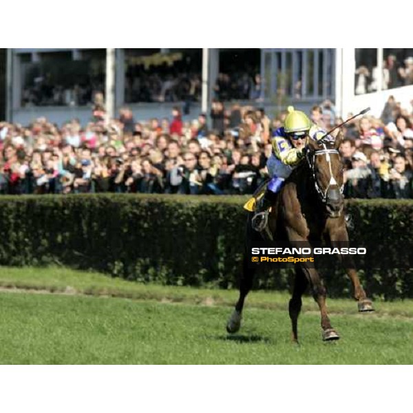 Josef Bartos on Decent Fellow flyes alone towards the line and wins the 116¡ Velka pardubicka Ceske Pojistovny Pardubice, 8th october 2006 ph. Stefano Grasso