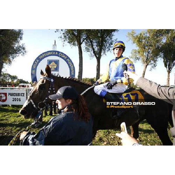 Josef Bartos interviwed on Decent Fellow after the triumph in the 116¡ Velka pardubicka Ceske Pojistovny Pardubice, 8th october 2006 ph. Stefano Grasso