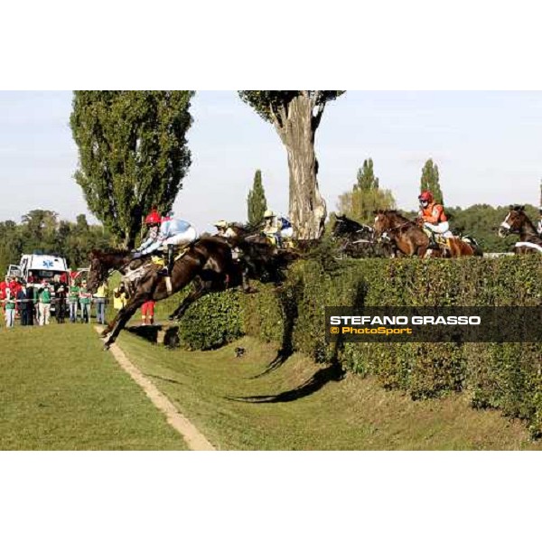 Klip jumps the Taxis followed by Decent Fellow in the 116¡ Velka pardubicka Ceske Pojistovny Pardubice, 8th october 2006 ph. Stefano Grasso