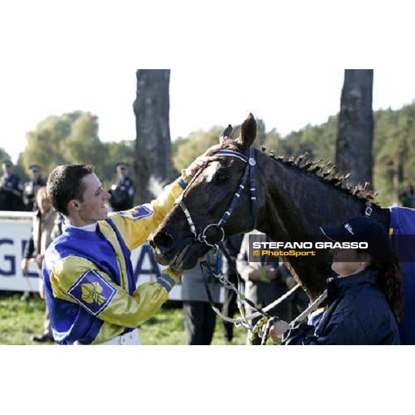 Josef Bartos with Decent Fellow with his groom after the triumph in the 116¡ Velka pardubicka Ceske Pojistovny Pardubice, 8th october 2006 ph. Stefano Grasso