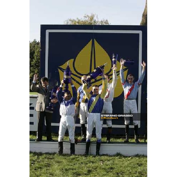 giving prize for the jockeys of the 116¡ Velka pardubicka Ceske Pojistovny Pardubice, 8th october 2006 ph. Stefano Grasso