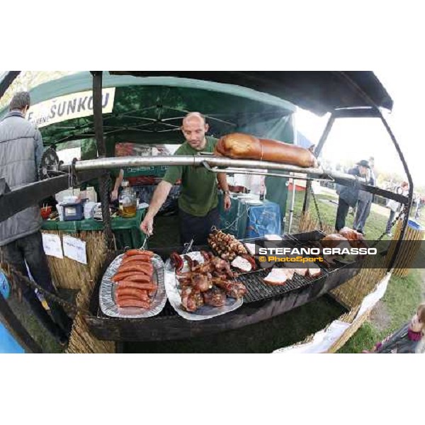 food ready for racegoers at Pardubice racetrack for the 116.¡ Velka Pardubicka Pardubice race track, 8th october 2006 ph. Stefano Grasso