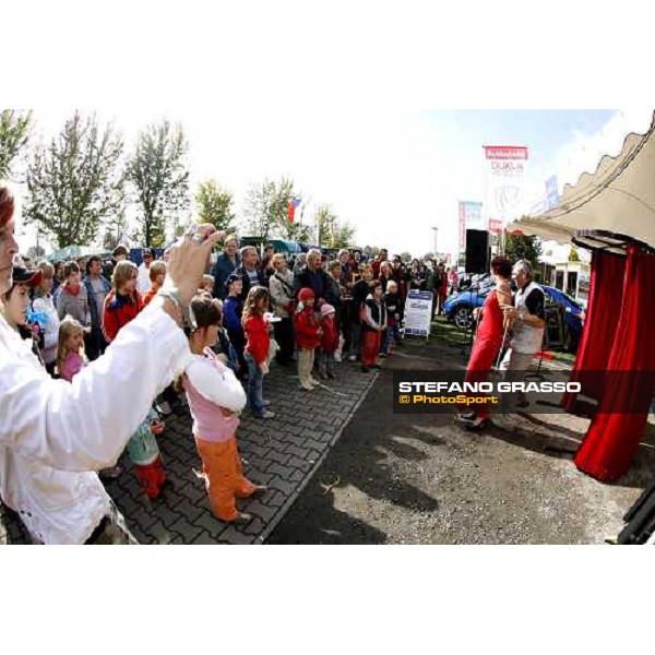 racegoers at the racecourse of Pardubice for the 116¡ Velka Pardubicka PArdubice, 8th october 2006 ph. Stefano Grasso
