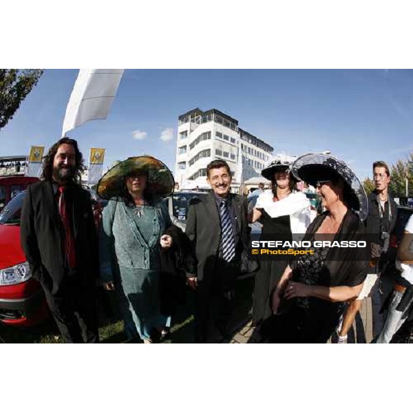 racegoers at Pardubice racetrack Pardubice race track, 8th october 2006 ph. Stefano Grasso