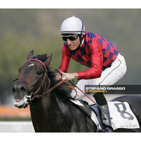 Endo Botti on Ramonti wins the Premio Vittorio di Capua beating Notability and Caradak Milan, 14th october 2006 ph. Stefano Grasso