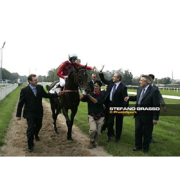 Alduino Botti congratulates with Endo Botti on Ramonti after winning the Premio Vittorio di Capua Milan, 14th october 2006 ph. Stefano Grasso