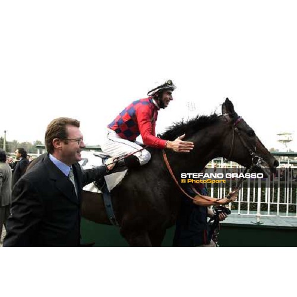 Endo Botti on Ramonti enters in the winner parade after winning the Premio Vittorio di Capua Milan, 14th october 2006 ph. Stefano Grasso