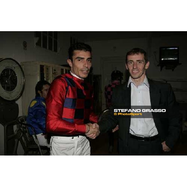 Ted Durcan congratulates with Endo Botti after the triumph in the Premio Vittorio di Capua Milan, 14th october 2006 ph. Stefano Grasso