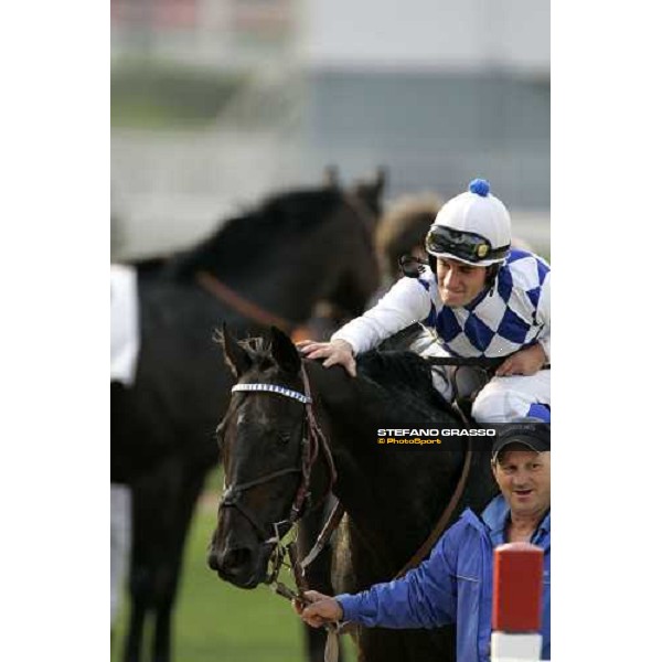 Mirco Demuro comes back on Tobir after winning the Premio Carlo Porta Milan, 14th october 2006 ph. Stefano Grasso