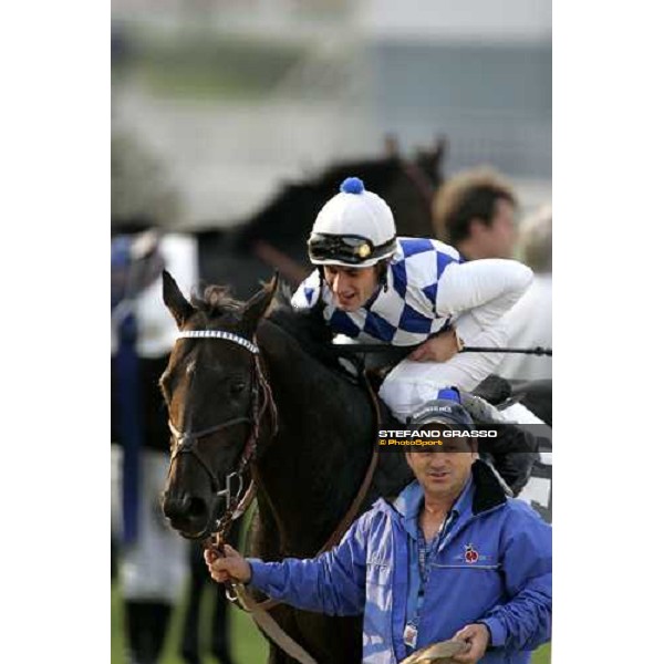 Mirco Demuro comes back on Tobir after winning the Premio Carlo Porta Milan, 14th october 2006 ph. Stefano Grasso