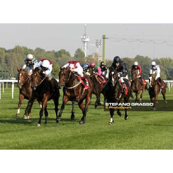 Frankie Dettori on Kirklees wins the Gran Criterium beating Philip Robinson on Strobilus Milan San Siro, 15th october 2006 ph. Stefano Grasso