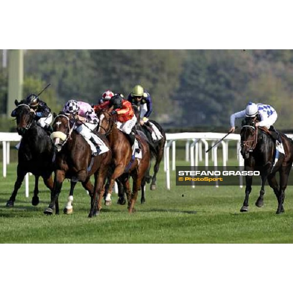 Stefano Landi on Desert Quiet wins the Premio Sergio Cumani beating Musa Golosa and Mrs Snow Milan San Siro, 15th october 2006 ph. Stefano Grasso