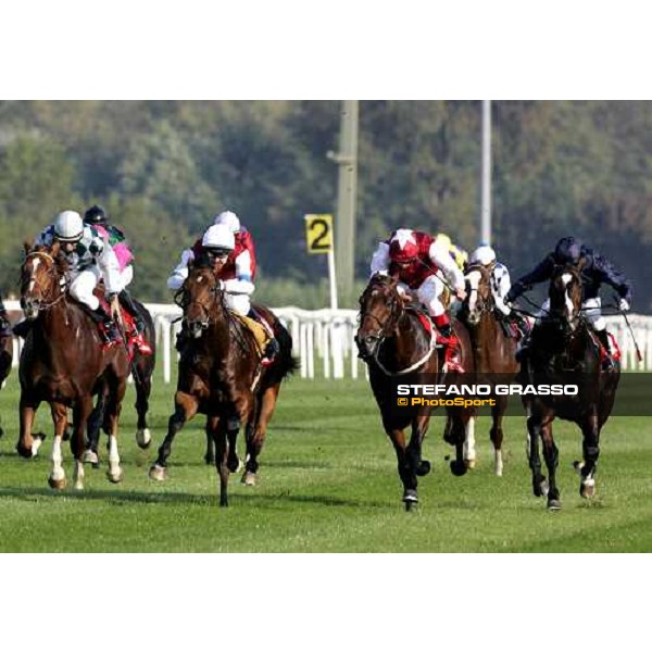 last meters of Gran Criterium - Frankie Dettori on Kirklees (2nd from right) wins beating Strobilus and Chinese Whisper Milan San Siro, 15th october 2006 ph. Stefano Grasso