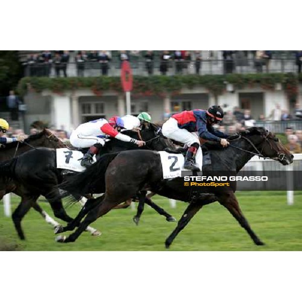 Mirco Demuro on Champion Place wins Premio Omenoni beating Walter Gambarota on Krisman Milan San Siro, 15th october 2006 ph. Stefano Grasso