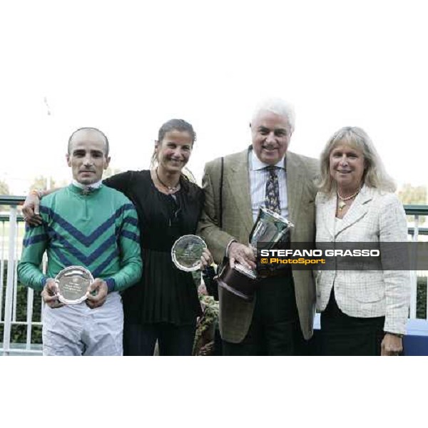 the winning connection of Titus Shadow winner with Dario Vargiu of Premio Eupili Milan San Siro, 15th october 2006 ph. Stefano Grasso