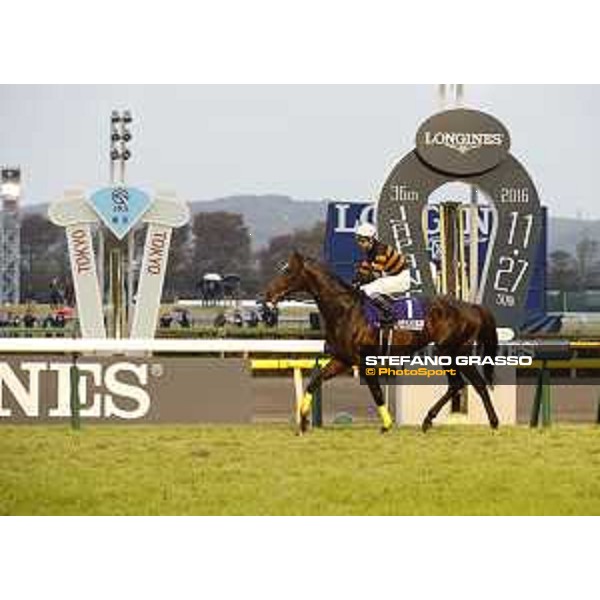 Yutaka Take on Kitasan Black wins the 36th Japan Cup in association with Longines Tokyo,27th nov.2016 ph.Stefano Grasso/Longines