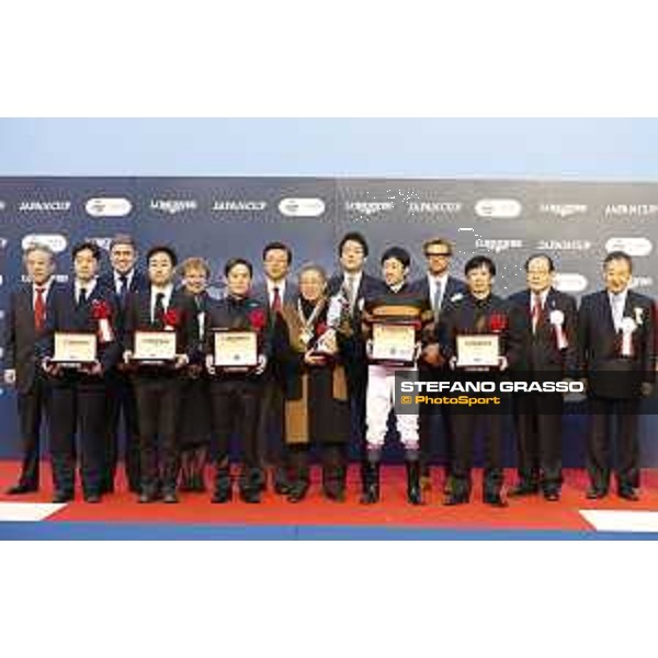 The prize giving ceremony of the 36th Japan Cup in association with Longines Tokyo,27th nov.2016 ph.Stefano Grasso/Longines