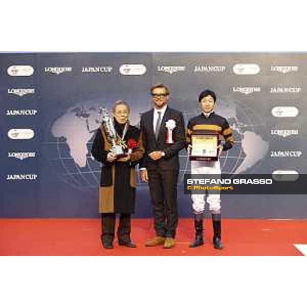 The prize giving ceremony of the 36th Japan Cup in association with Longines Tokyo,27th nov.2016 ph.Stefano Grasso/Longines