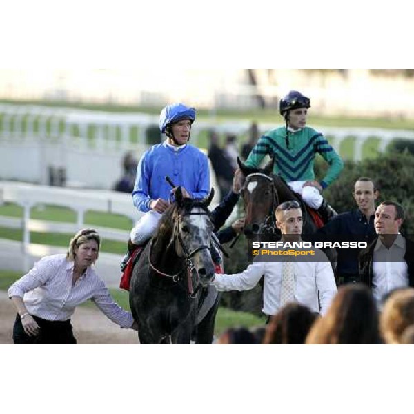 Frankie Dettori on Cherry Mix and Dario Vargiu on Fair NAshwan come back to the winner circle of Gran Premio del Jockey Club Milan San Siro 15th october 2006 ph. Stefano Grasso