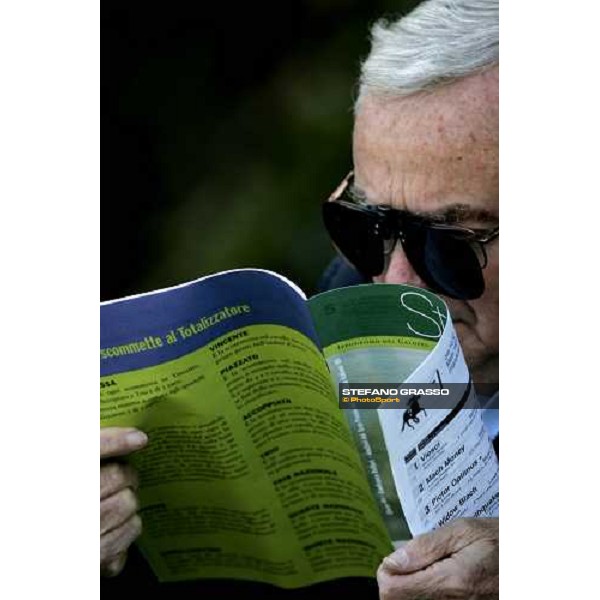 a racegoer at San Siro Milan San Siro 15th october 2006 ph. Stefano Grasso