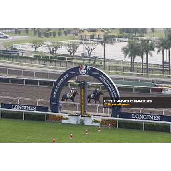 Sha Tin - Morning track works - Silverwave and Signs of Blessing Sha Tin,7th dec.2016 ph.Stefano Grasso