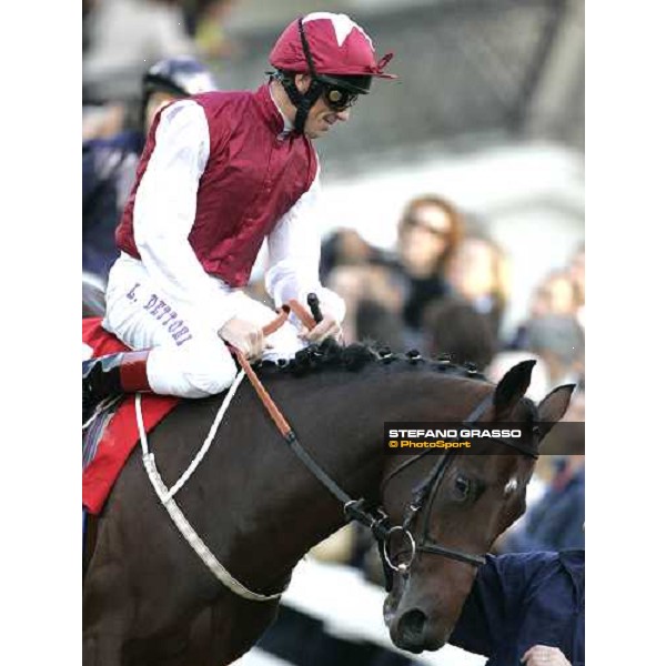 Gran Crtiterium - Frankie Dettori on Kirklees parading before the race Milan San Siro 15th october 2006 ph. Stefano Grasso